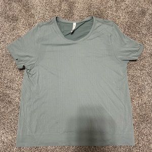 Athleta tshirt